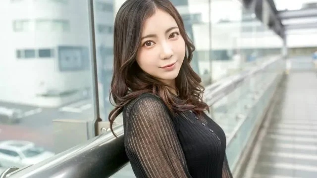 ONECOIN-MEGGHIT753 【モテオーラ×経験豊富な敏感ボディ】32歳美人インフルエンサーが緊張の初撮影！「緊張する…」と微笑むその口元から始まる、濃密な舌絡めキスと快感の波。断れない体質、隠せない本気イキ 【初撮り】ネットでAV応募→AV体験撮影 2371